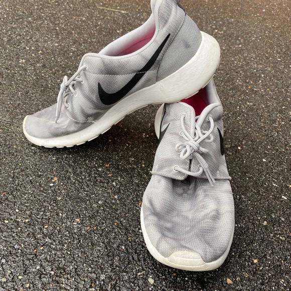 Various shoe lot - Picture 7 of 8